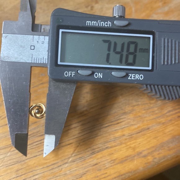 Rosette stud earrings 14k yellow gold - Picture 5 of 6